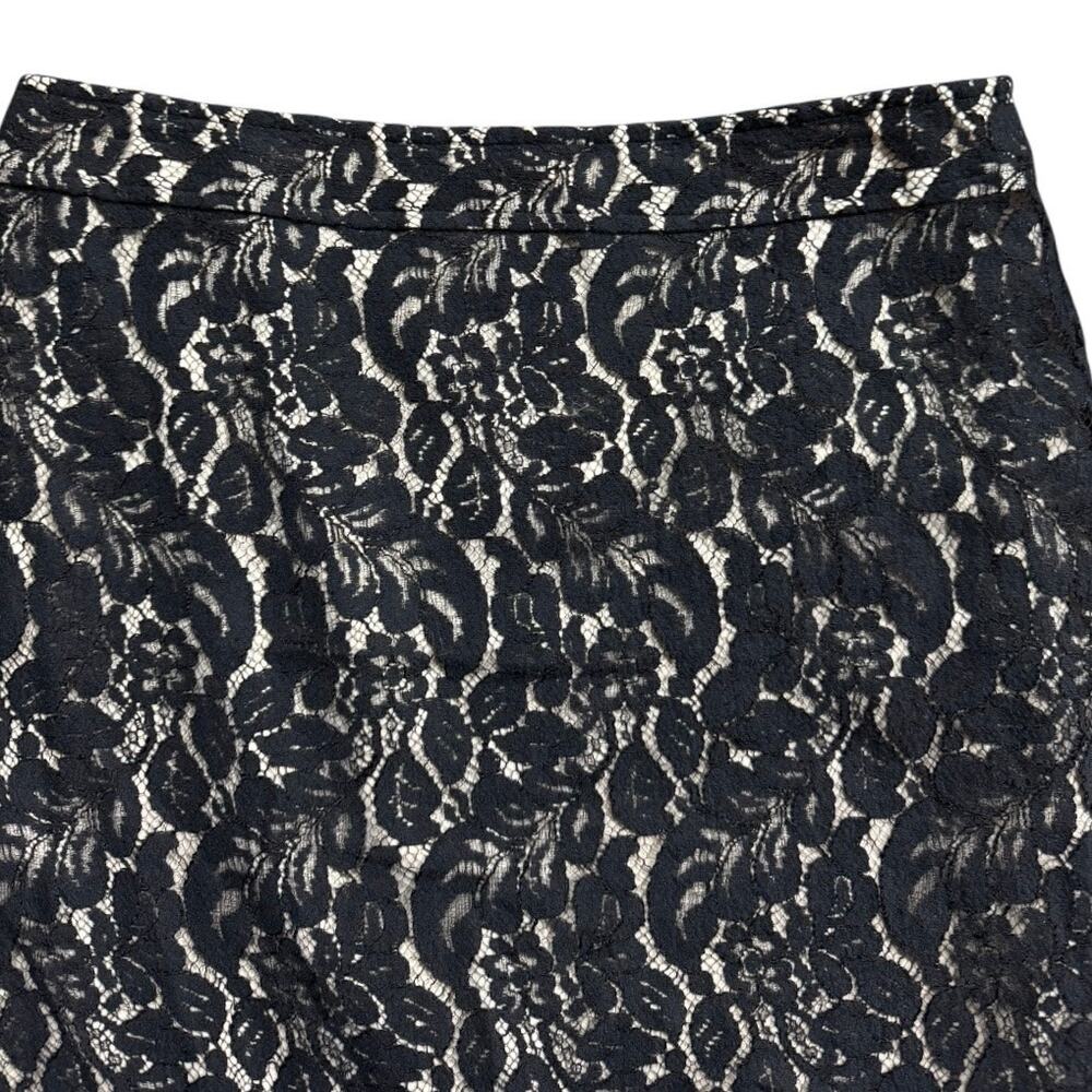 White House Black Market Lace Pencil Skirt Nude Lining Scalloped Hem Size 2 - Picture 4 of 9